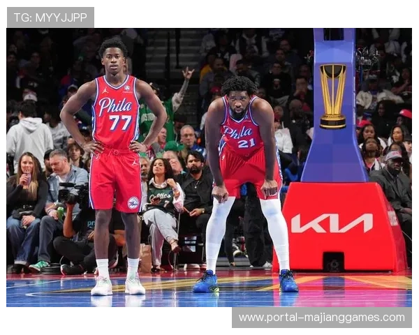 恩比德助攻马克西快攻暴扣，76人锁定胜局